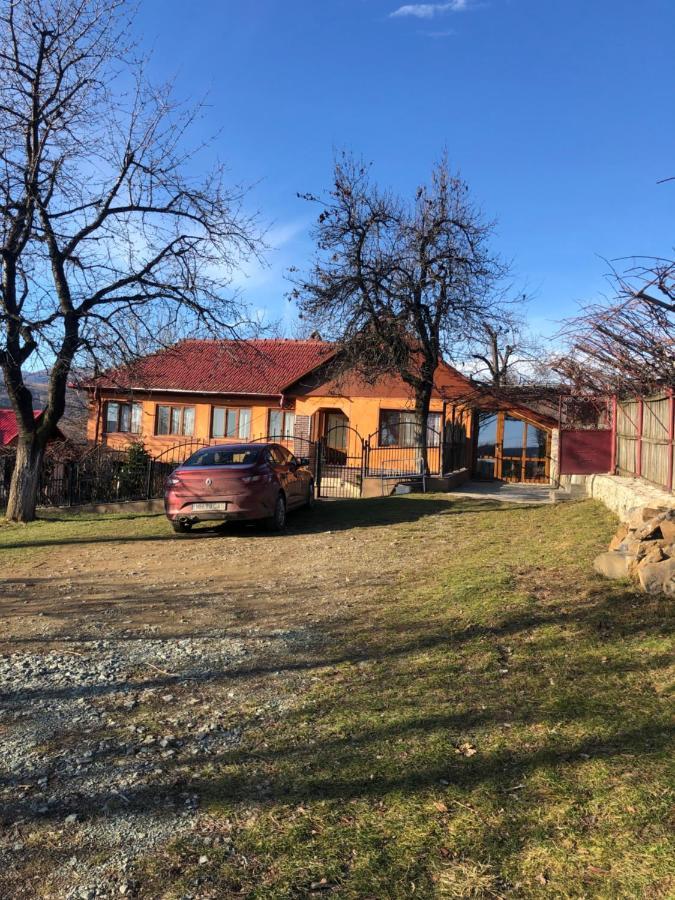 Casuta Bunicilor Isverna Hotell Eksteriør bilde