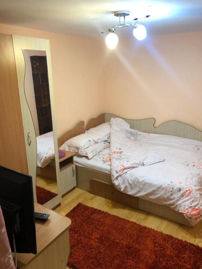 Casuta Bunicilor Isverna Hotell Eksteriør bilde