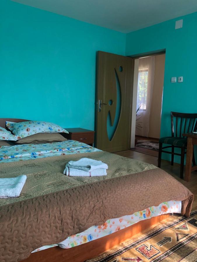 Casuta Bunicilor Isverna Hotell Eksteriør bilde
